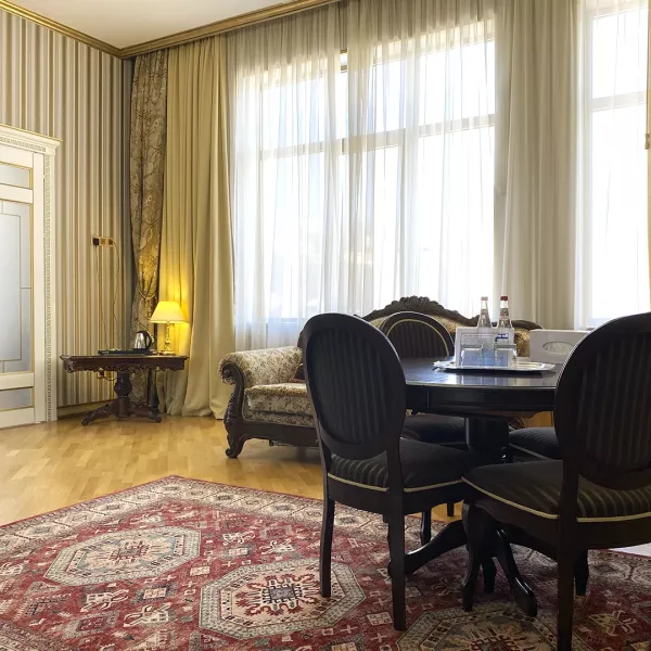 Посольский люкс