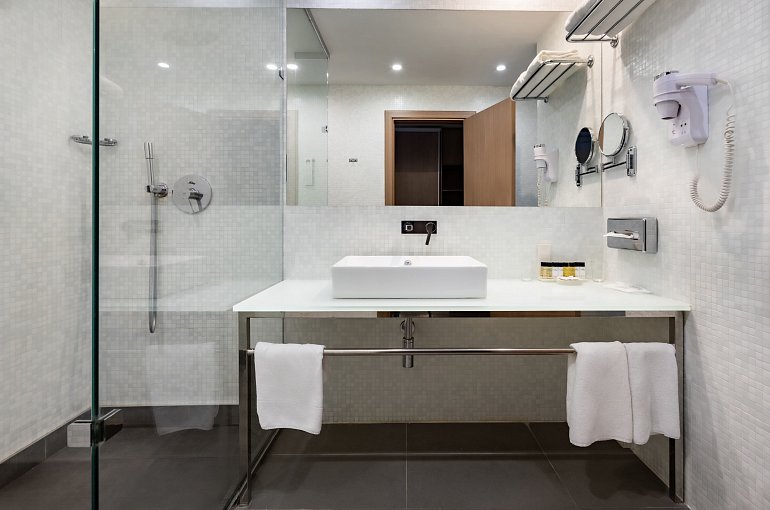 Стандарт с видом на реку