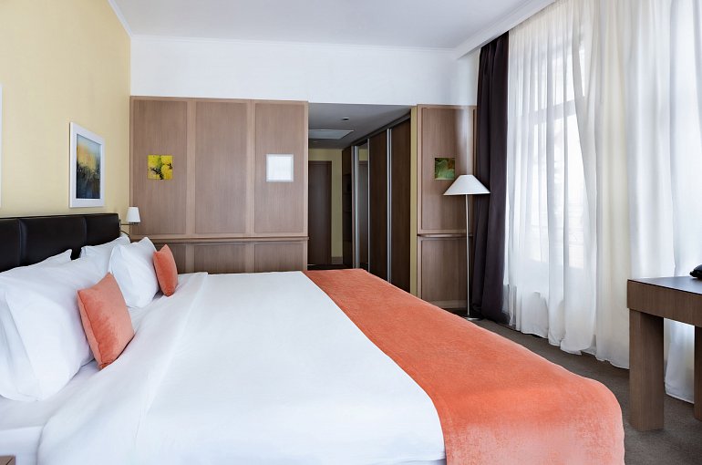 Стандарт с видом на реку