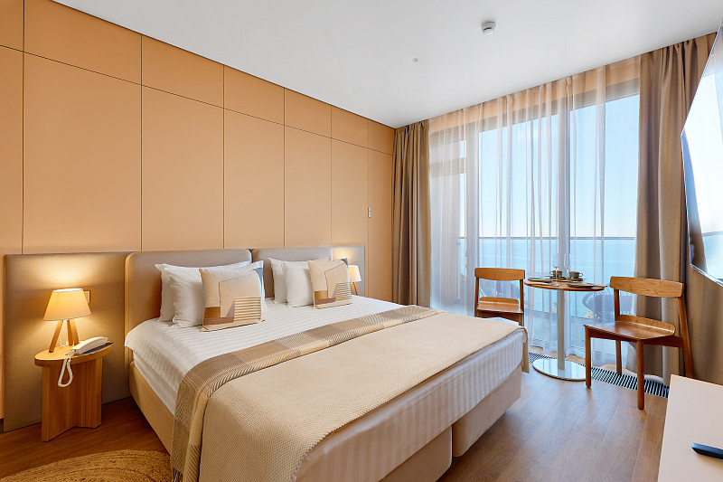 4-местн. 2-комн. Джуниор "Приморский" с выходом на террасу