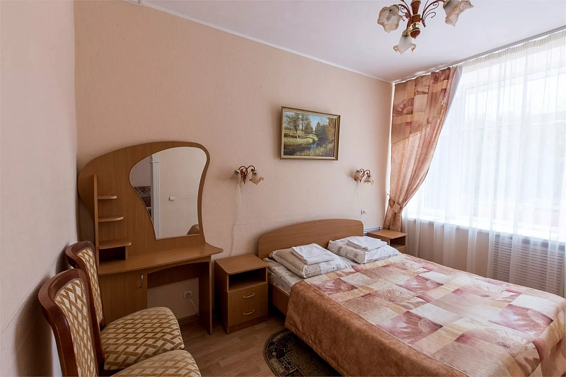 "Люкс" (окна во двор)