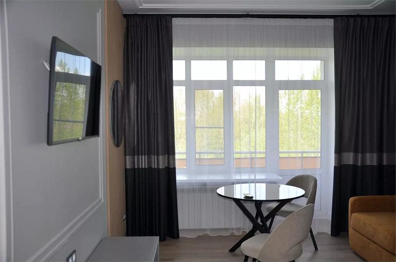 "Джуниор Сюит" (окна на сторону Волги)