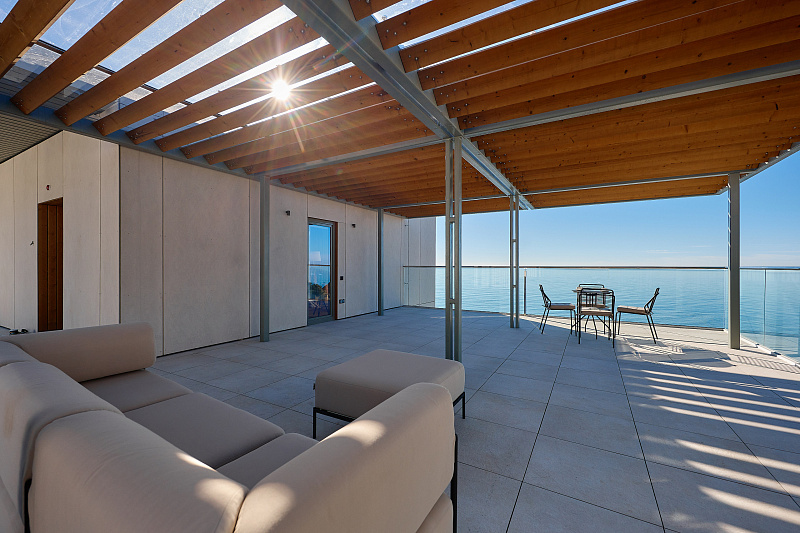 4-местн. 2-комн. Джуниор "Приморский" с выходом на террасу