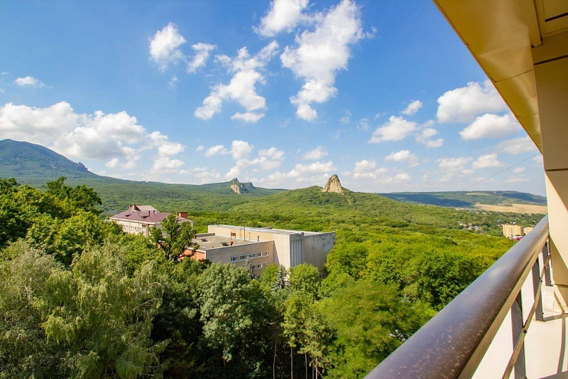 1-местный 1-комнатный улучшенный 6,7,8 эт.