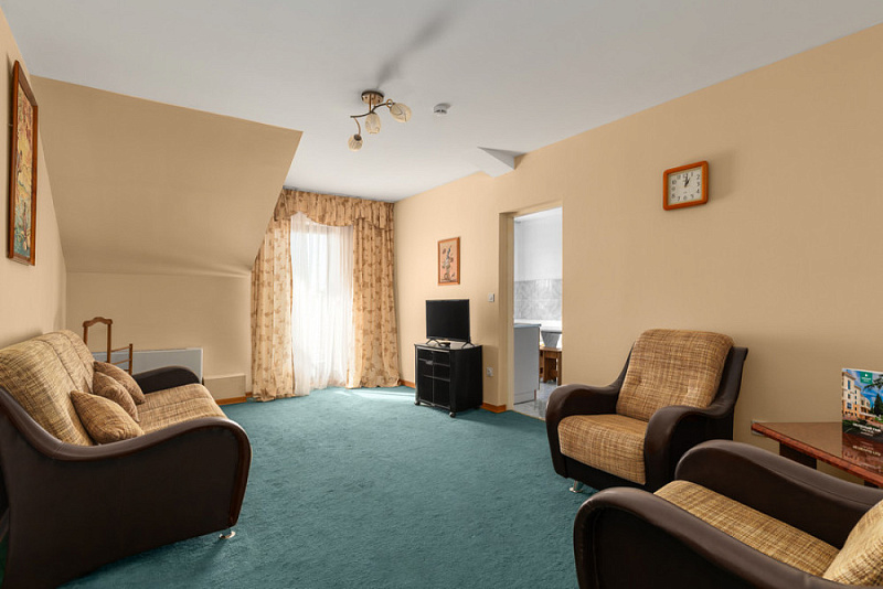 Люкс Двухкомнатный двухместный DBL с Кухней