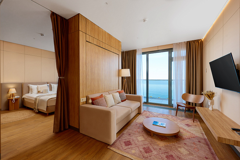 4-местн. 2-комн. Джуниор "Приморский" с выходом на террасу