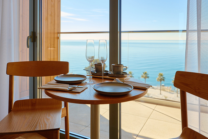 4-местн. 2-комн. Джуниор "Приморский" с выходом на террасу