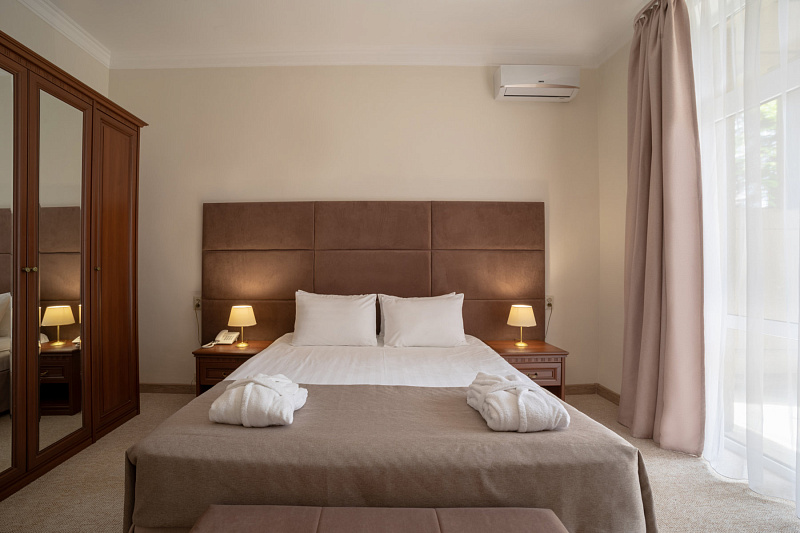 2-местный 2-комнатный Люкс