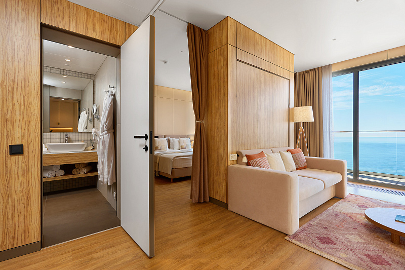 4-местн. 2-комн. Джуниор "Приморский" с выходом на террасу