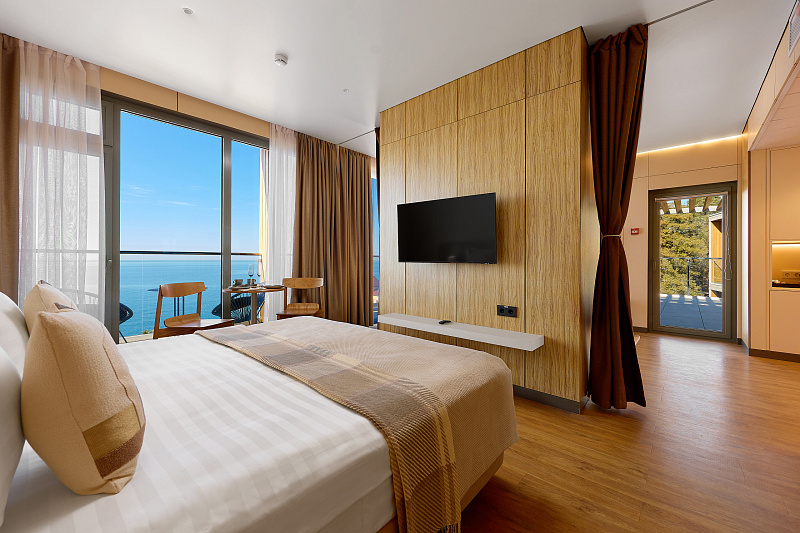 4-местн. 2-комн. Джуниор "Приморский" с выходом на террасу