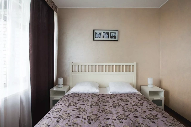 "Студия" (окна на сторону Волги)