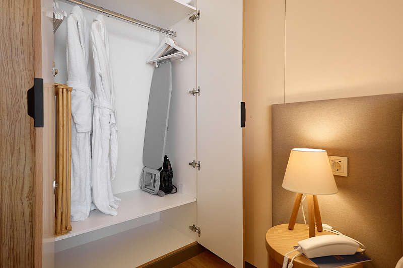 4-местн. 2-комн. Джуниор "Приморский" с выходом на террасу